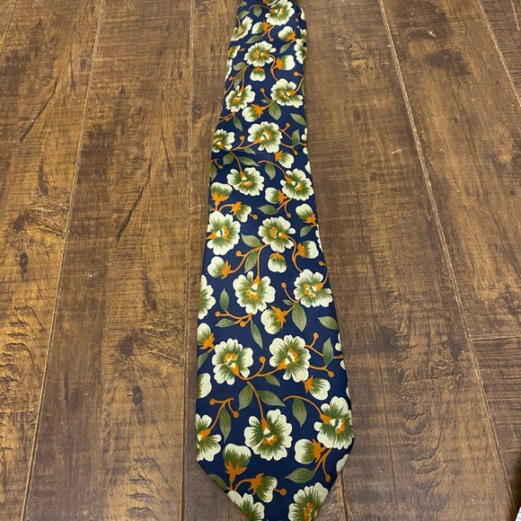 Vintage Fendi Silk Floral Tie - Picture 10 of 10